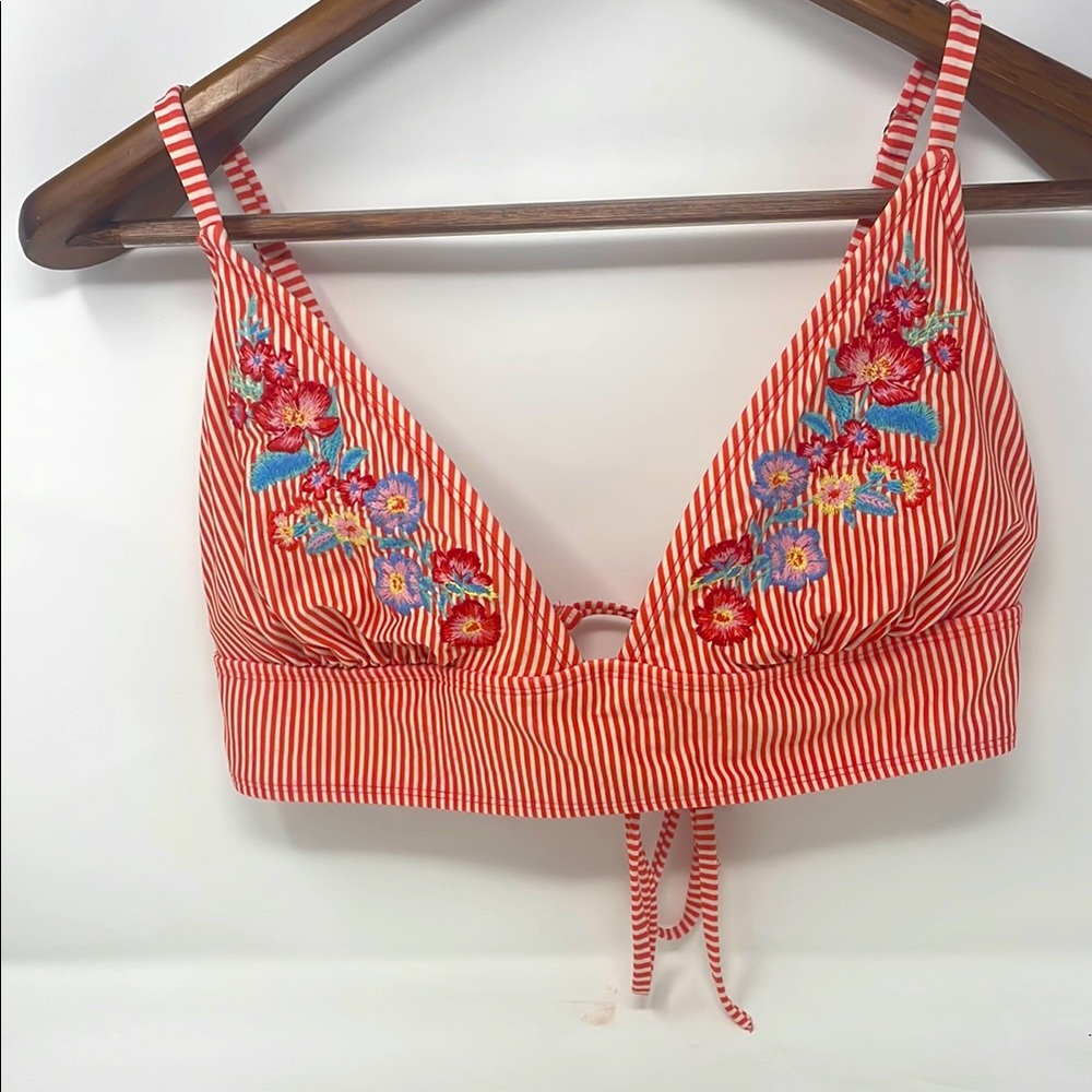 Mae Red White Striped Floral Embroidered Bikini Swim Top Size X-Large